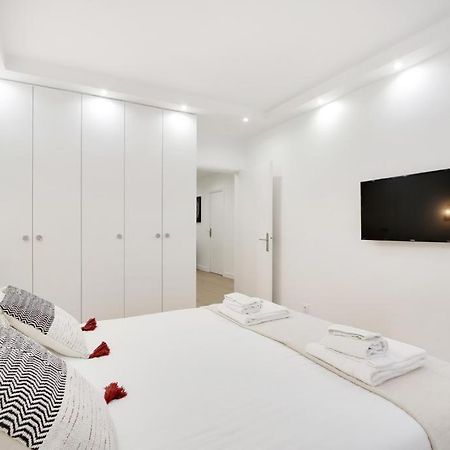 Trocadero/ Eiffel Tower - 3 Bedrooms- All New! Париж Екстериор снимка
